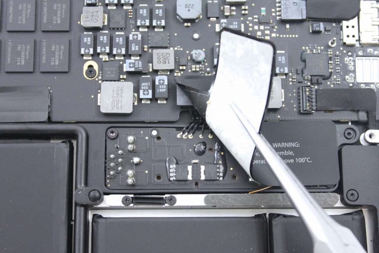 Changement carte mère macbook A1502