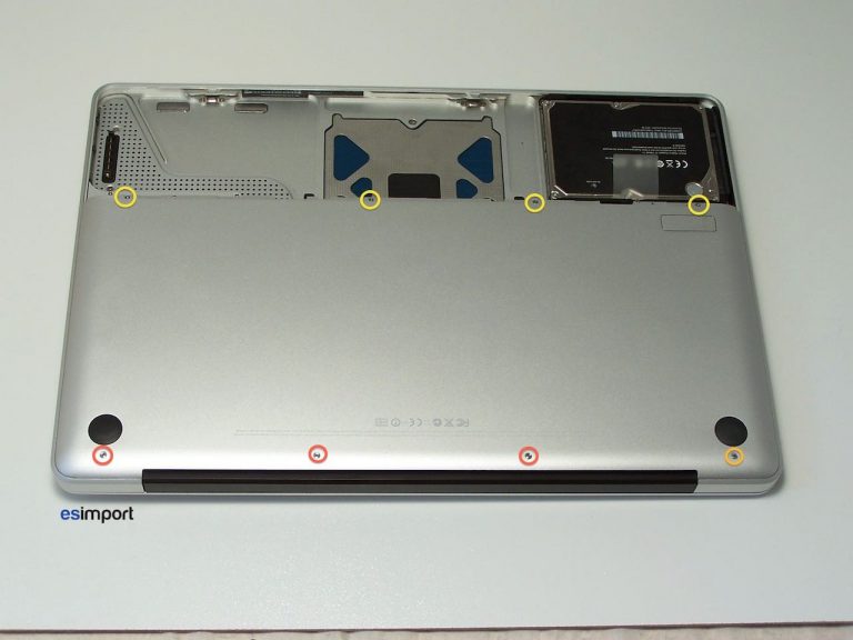 Démontage carte-mère sur MacBook 15″ unibody A1286