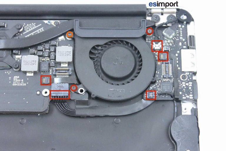 Démontage de la carte-mère sur MacBook Air 11″ A1370 mi 2011