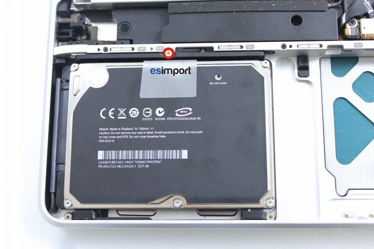 Changement du disque dur sur MacBook 15″ A1286 modèle 2008