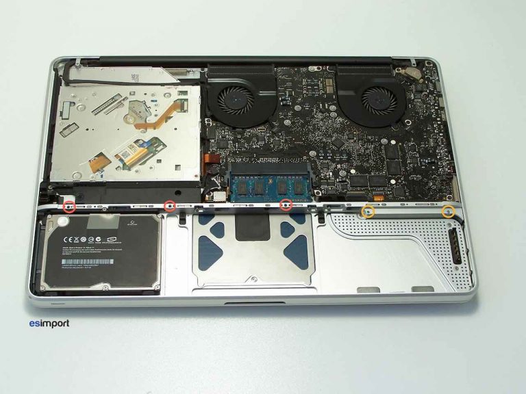 Démontage carte-mère sur MacBook 15″ unibody A1286