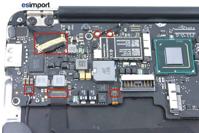 Démontage de la carte-mère sur MacBook Air 11″ A1370 mi 2011