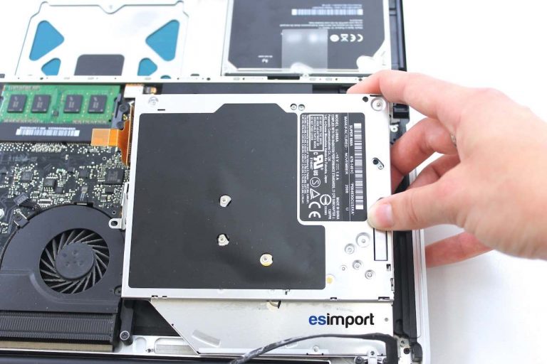 Changement du lecteur optique sur MacBook 15″ A1286 modèle 2008