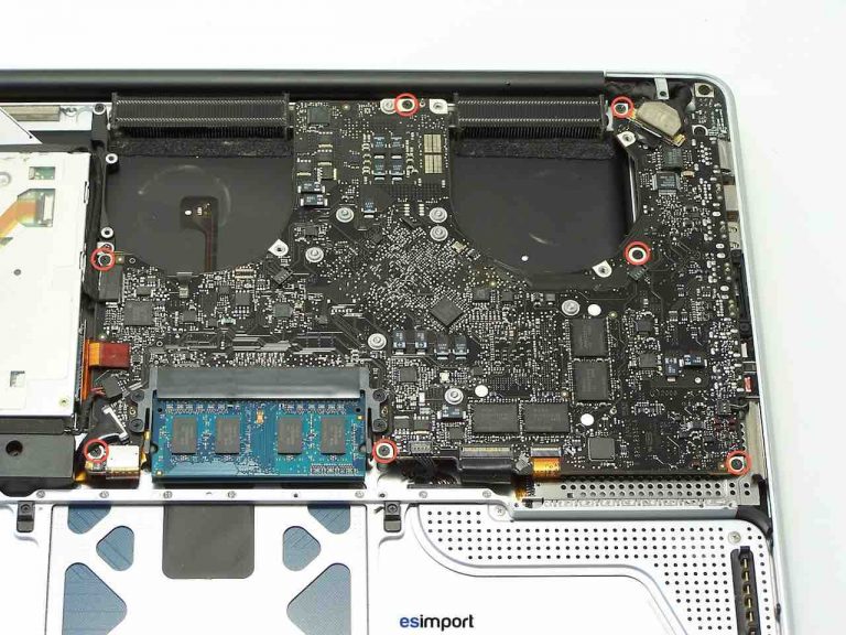 Démontage carte-mère sur MacBook 15″ unibody A1286