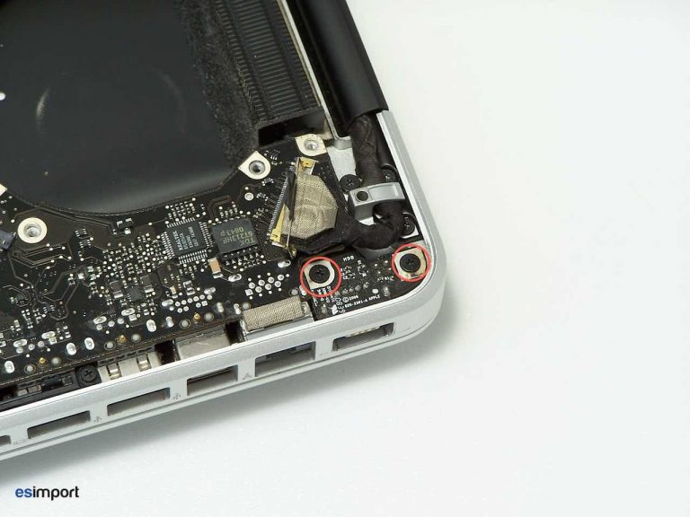 Démontage carte-mère sur MacBook 15″ unibody A1286