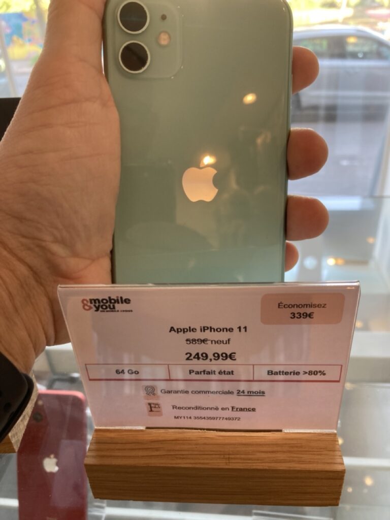 Apple iPhone 11 64 Go d’occasion à Strasbourg, dos