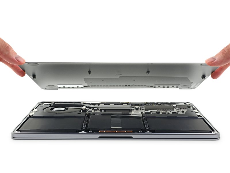 Déposer le couvercle inférieur Changement écran MacBook A2338 - Déposer le couvercle inférieur