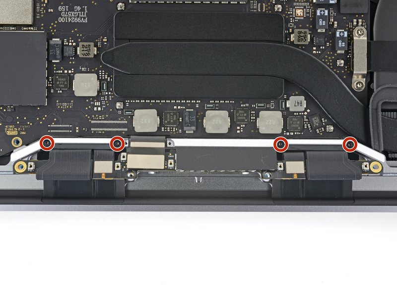 Dévisser les charnières de nappes écran Changement écran MacBook A2338 - Dévisser les charnières de nappes écran