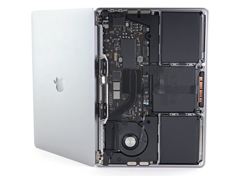 Ouvrir le MacBook et dévisser les charnières Changement écran MacBook A2338 - Ouvrir le MacBook et dévisser les charnières