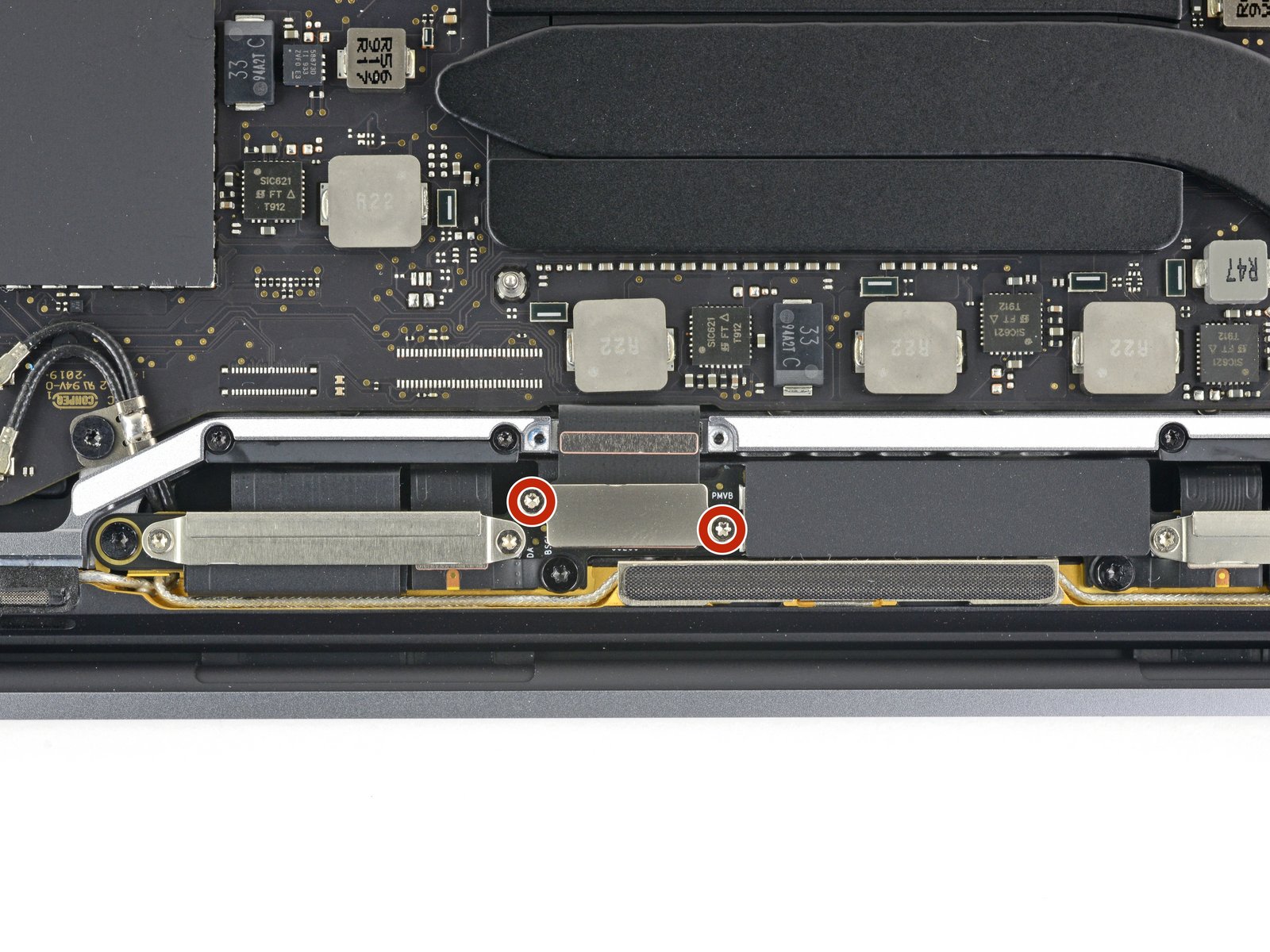 Deux vis Torx du bouclier du connecteur écran Deux vis Torx du bouclier du connecteur écran