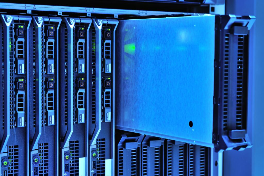 Sauvegarde photos dans le cloud avec une baie de serveurs de stockage numérique