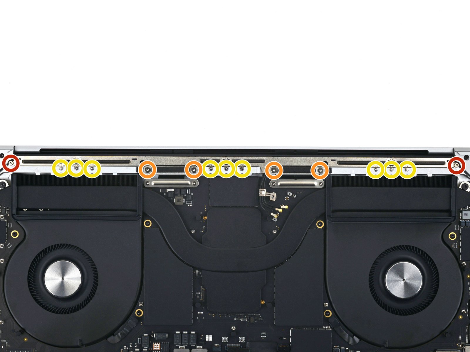 changer écran MacBook Pro 14 pouces 2021 A2442 - barre antenne et vis Torx T5 pentalobe P2 vue 1