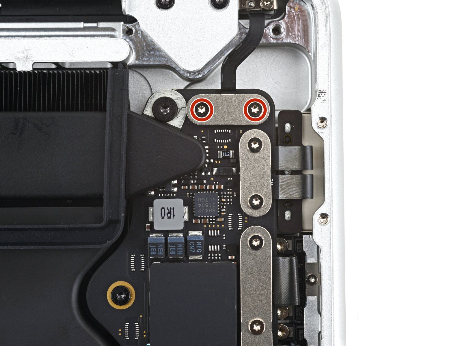changer écran MacBook Pro 14 pouces 2021 A2442 - cache du capteur angle écran vue 1