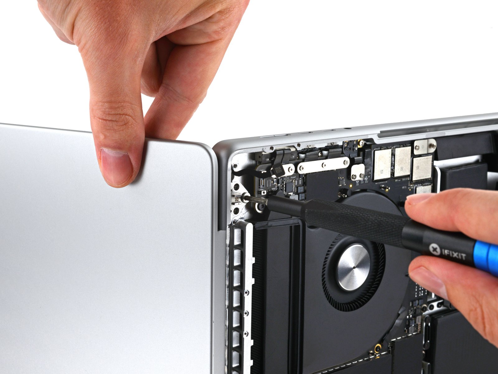 changer écran MacBook Pro 14 pouces 2021 A2442 - dernières vis de charnières écran vue 3