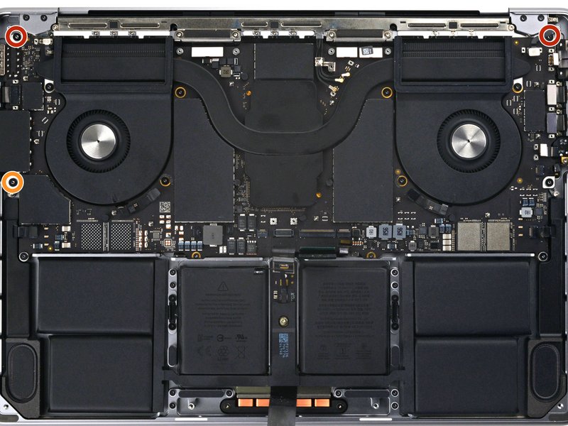 Retirer les dernières vis de carte mère MacBook Pro 14 pouces 2021 A2442 carte mère étape 56